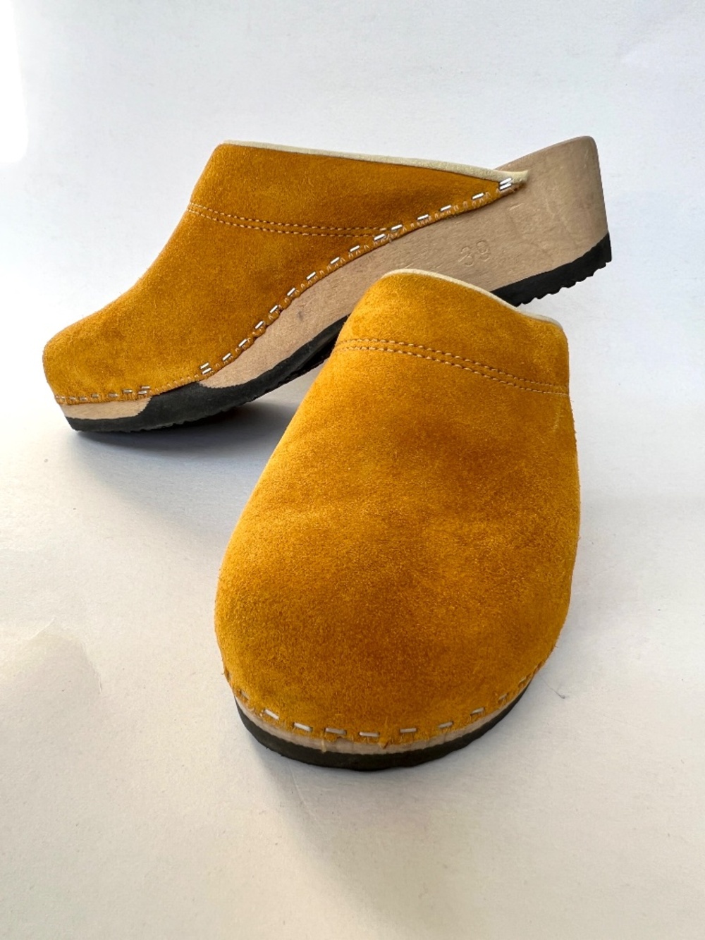 Clogs Danish Magnafied Size 39 Mules Mustard Yellow